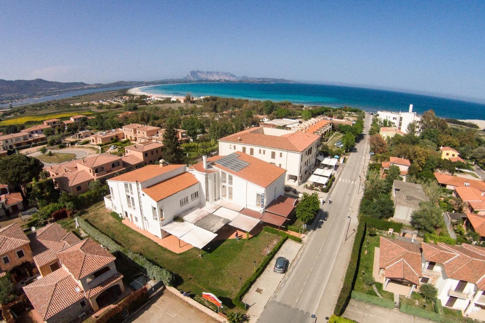 Hotel Al Faro Spiaggia La Cinta Santeodoro San Teodoro (Sardinia) Exterior foto